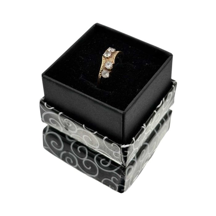 Złoty pierścionek z kamieniami | próba 585 | rozmiar 15