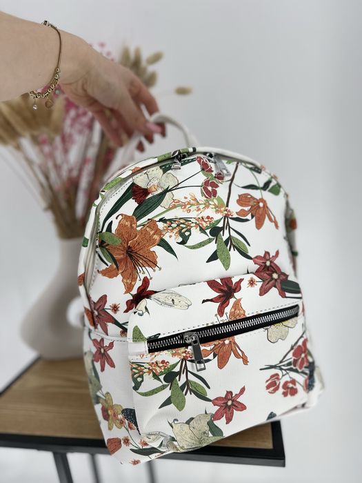 Nowy plecak damski kwiaty / wiosna