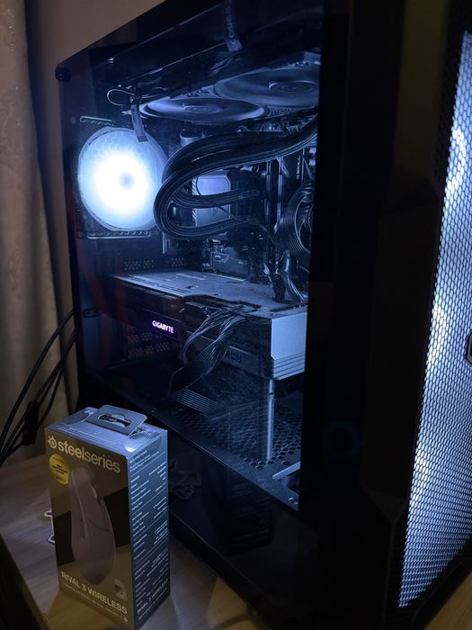 Komputer Gamingowy RX7800XT RYZEN7 9700X Całe Stanowisko