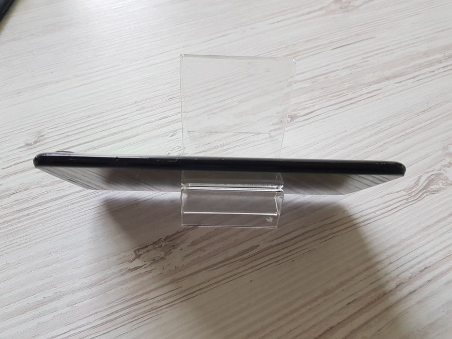 Смартфон OnePlus 5T