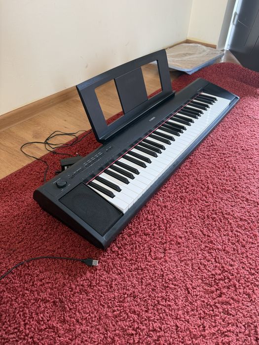 Pianino cyfrowe Yamaha Piaggero NP-12 B