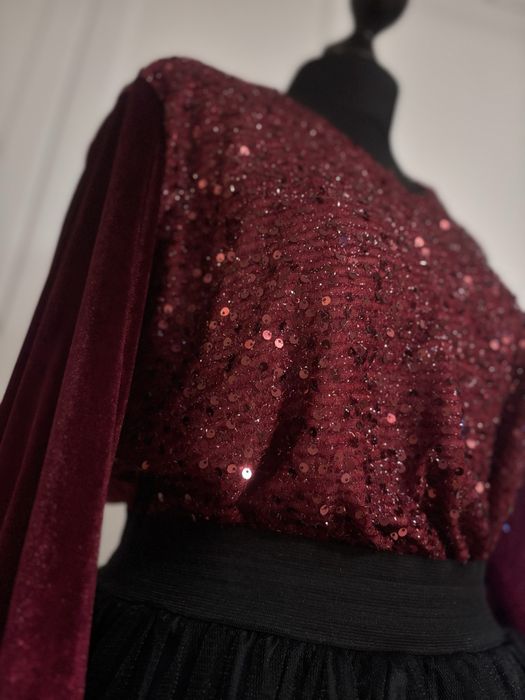 Elegancka Bordowa aksamitna bluzka z cekinowym przodem M L