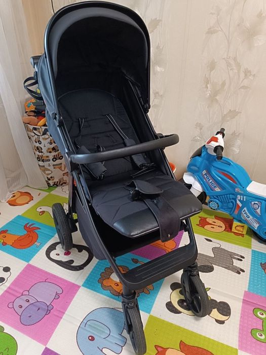 Дитячий прогулянковий візочок Carrello Bravo