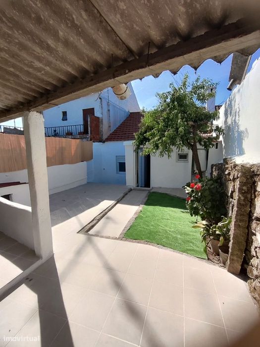 Moradia T2+1 totalmente remodelada, em Alcains