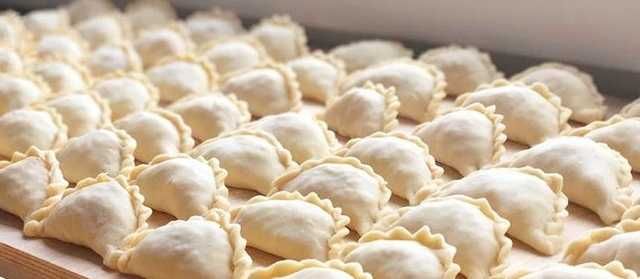 Пиріжки, біляши, пельмені, вареники чебуреки голубці доставка щонеділі  регулярно