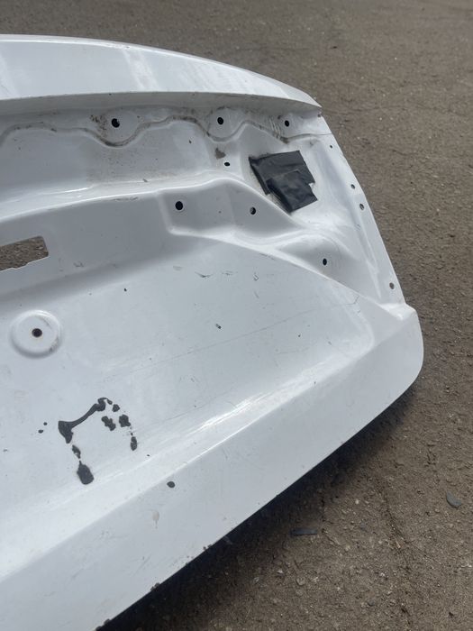 Ляда крышка багажника Toyota Avensis T29 тойота авенсис Т29