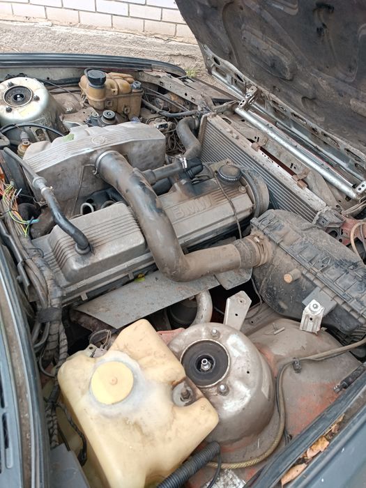 Продам  машину ..