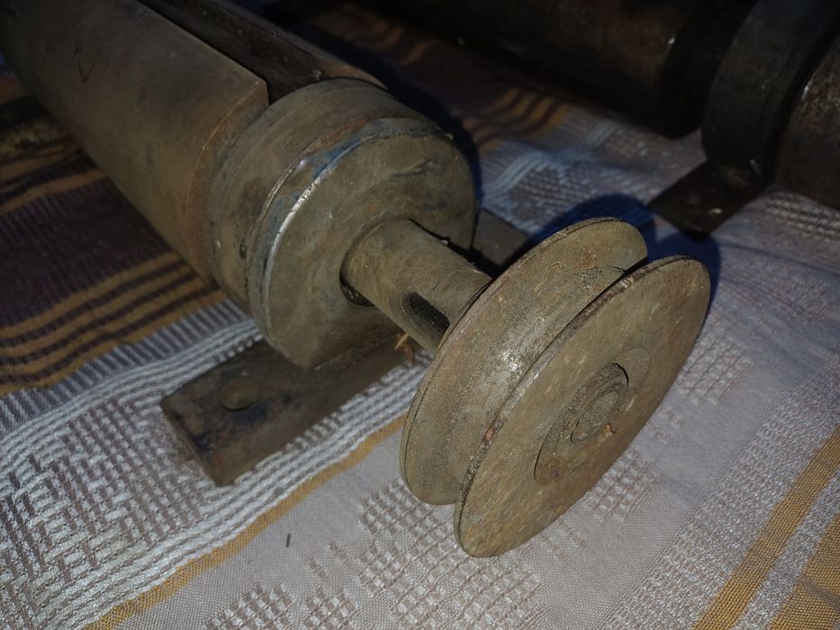 Валы на деревообрабатывающий станок,бу