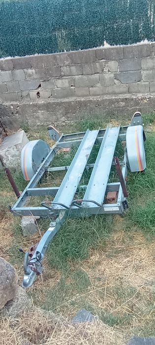 Atrelado galvanizado motas