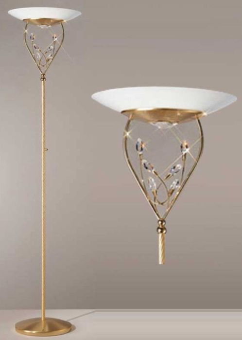 Напольный светильник