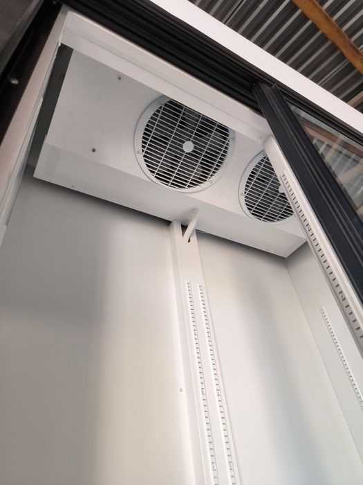 Холодильна витрина холодильна шафа