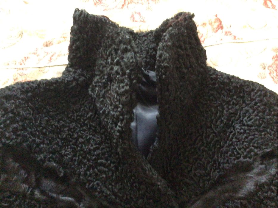 Полушубок жіноч. каракуль. (з доп. кусочк. карак. р. 54-56. Тисмениця.