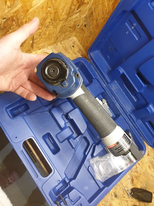 Zszywacz pneumatyczny stolarski BASSO S500/40