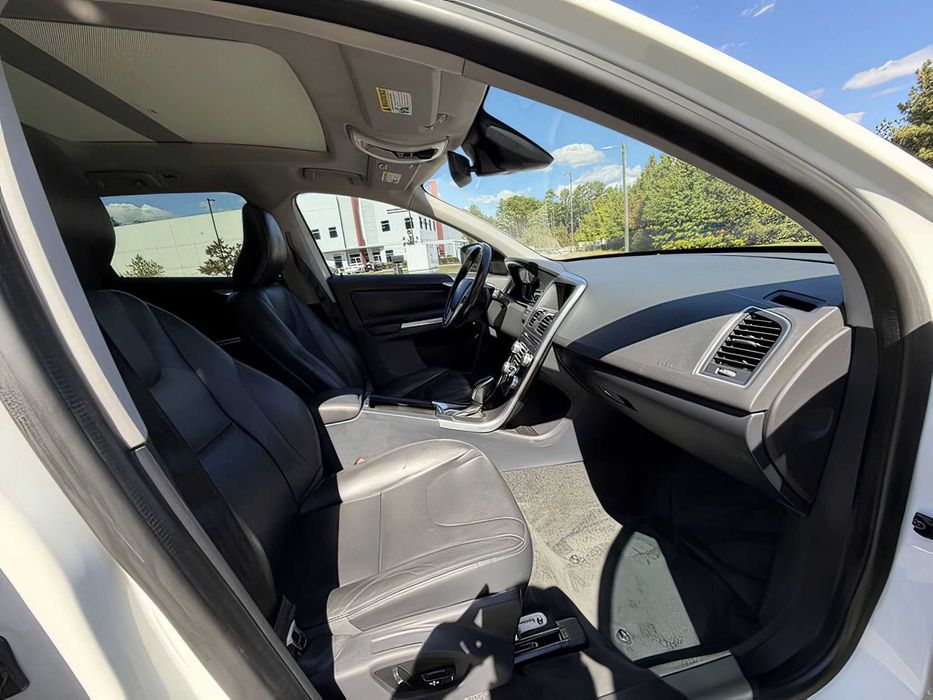 Volvo XC60      2015