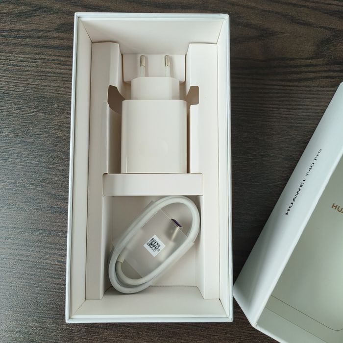 Huawei P40 Pro - 250GB Dual Sim, completo