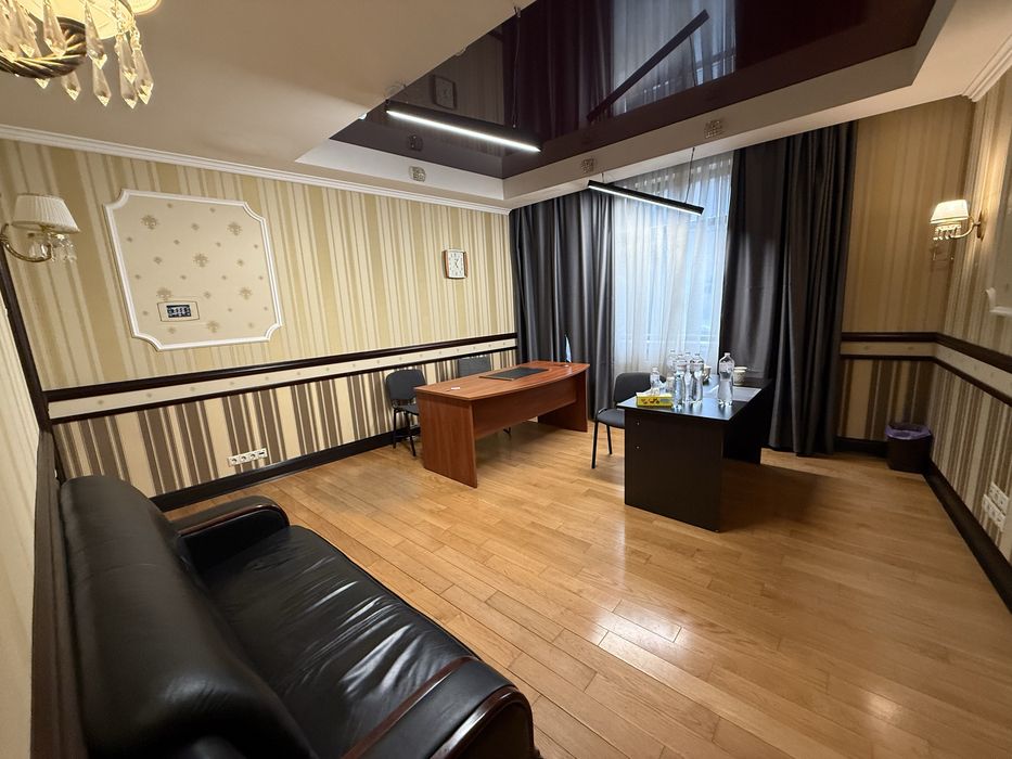 Оренда офісу 181 м2 ЦЕНТР 12 $ за м2 - View 2
