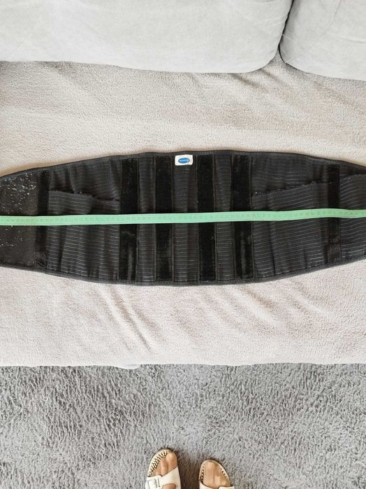 czarny pas modelujący brzuch i wsparcia kręgosłupa, marki Hartmann