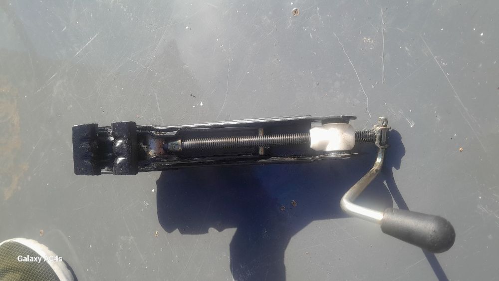 Macaco pra elevar carros troca por radio com usb para carro