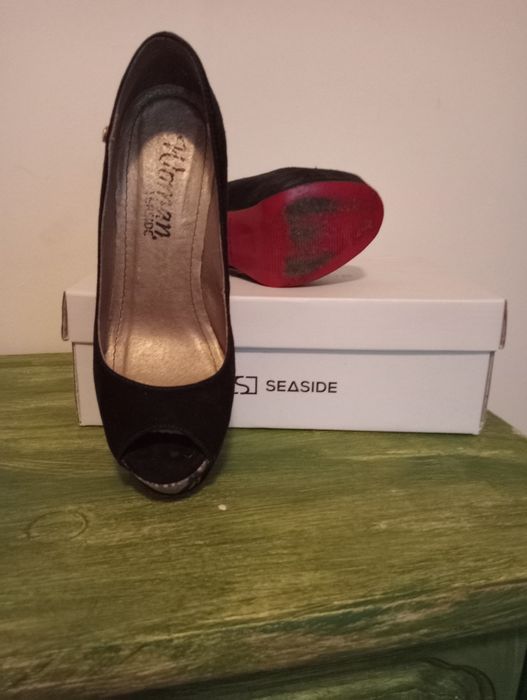 Sapatos salto alto novos