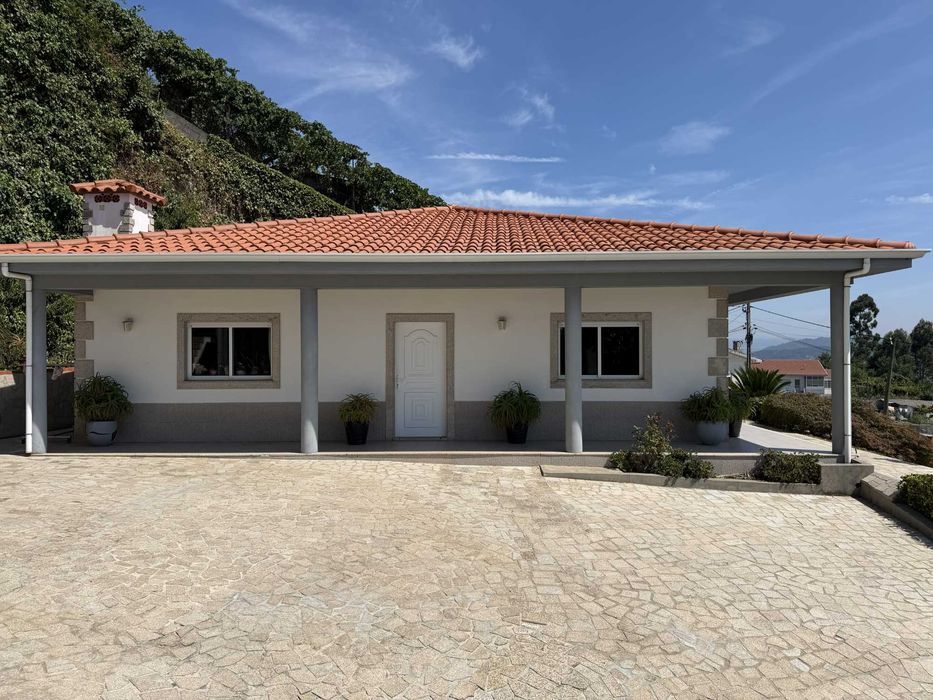 Moradia T3 Térrea com 1.530 m² de Terreno | Sousa, Felgueiras