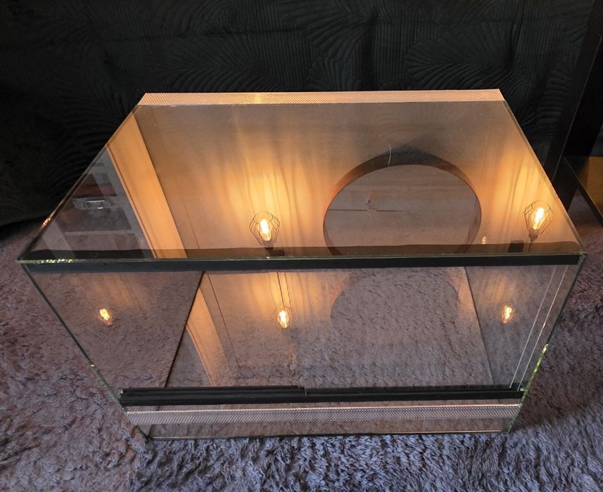 Terrarium 50x35x35 cm.