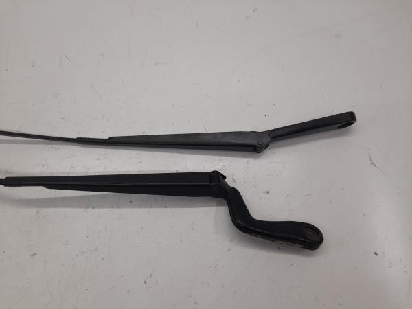 Haste / braço de escova limpa vidros frente direita SKODA Fabia I Brea