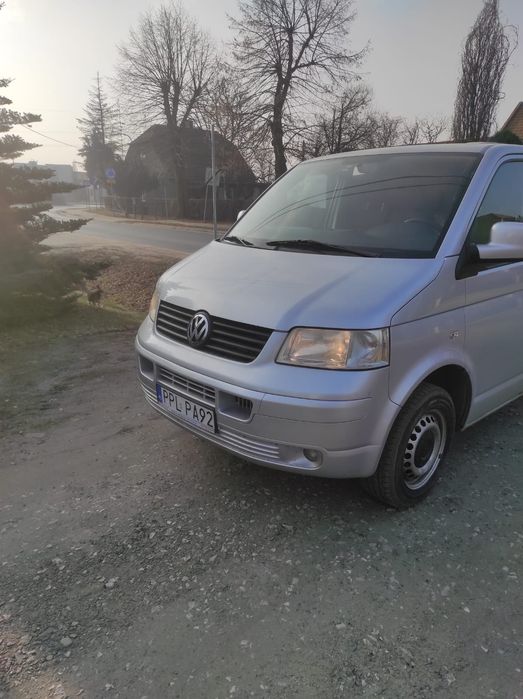 Volkswagen T5 / 2009r. / 1.9 TDI / 9 os.