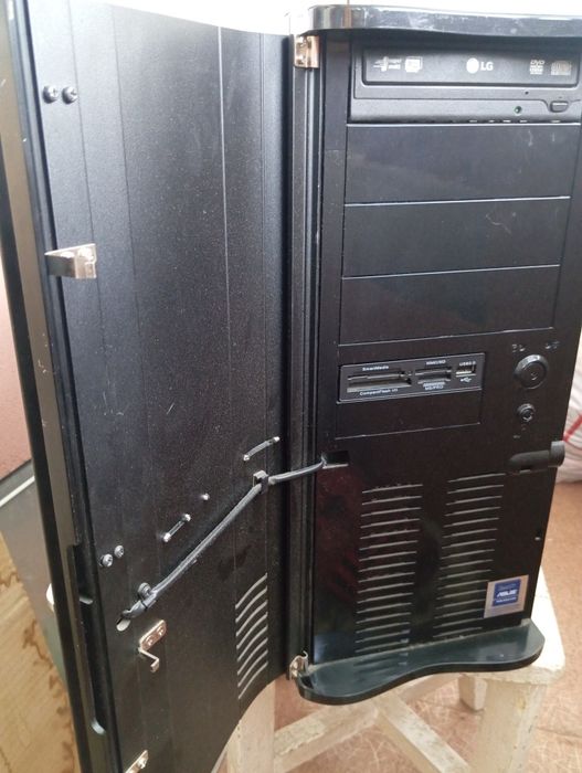 системний блок  Asus.куллер, LG CD ROM rw , card reader