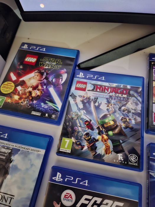 Zestaw 8 super gier na ps4