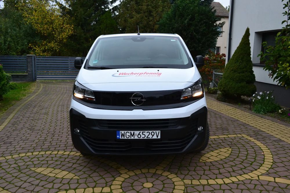 Opel Vivaro  1.5/120 PS/faktura VAT/kamera/navi/virtual/serwisowany