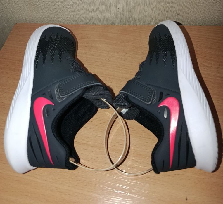 Кросівки фірми Nike 25 розміру