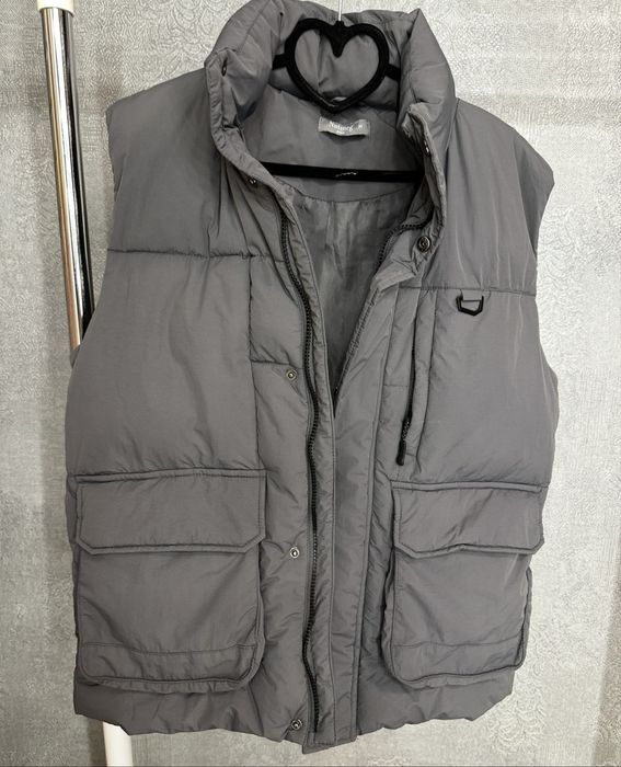 Чоловіча  нова жилетка сірого кольору М