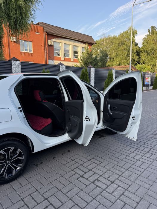 Renault Logan 2 2016 1.2 газ бензин.