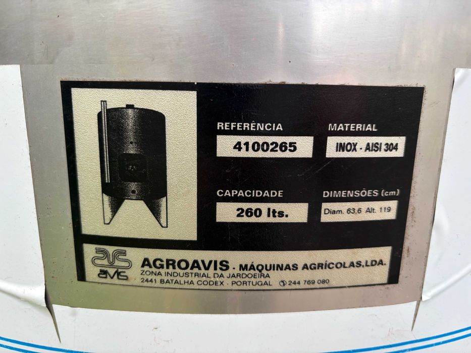 Depósito de vinho 261 lt em inox, com pouco uso