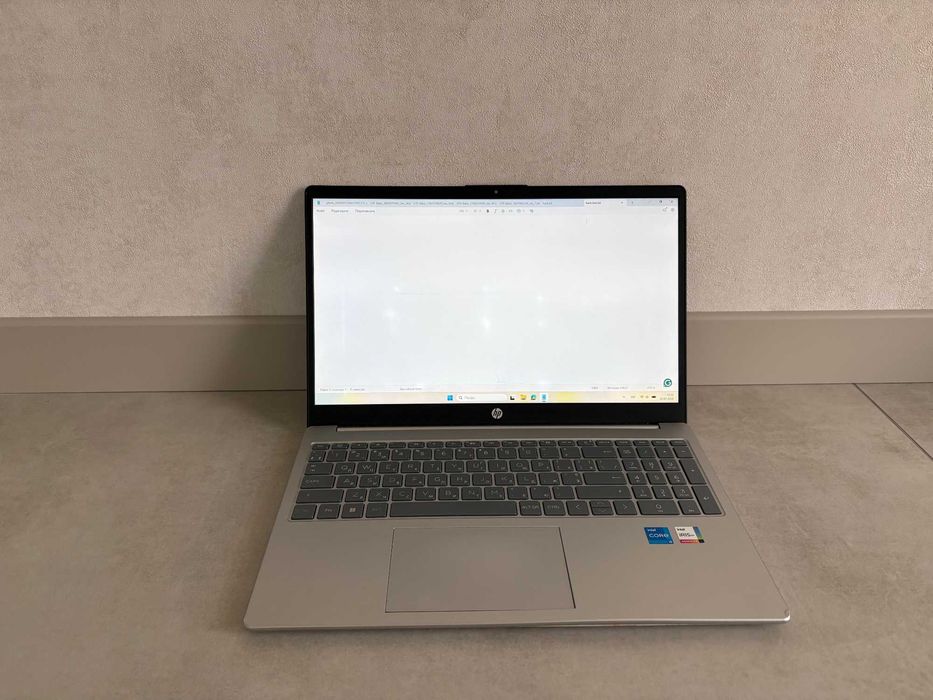 Продам Ноутбук HP 15-fd0001ua в гарному стані