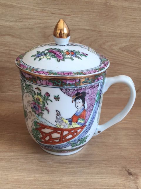 Ręcznie malowany PORCELANOWY KUBEK chiński z pokrywką / motyw Gejszy
