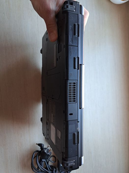 Panasonic CF-53 Toughbook i5 / 8GB / SSD 256GB / Win10 – pancerny!