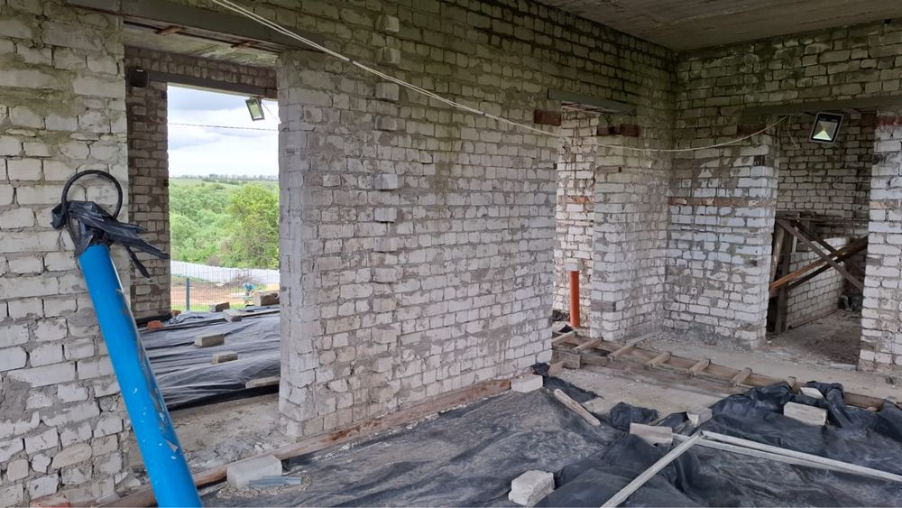 Продам ділянку з початим будівництвом і комунікаціями