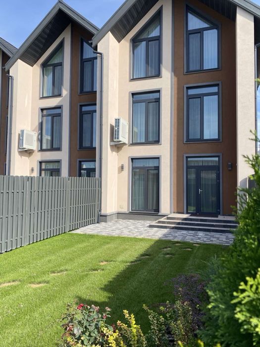 Оренда будинок - таунхаус м.Киів , Соломянський район.