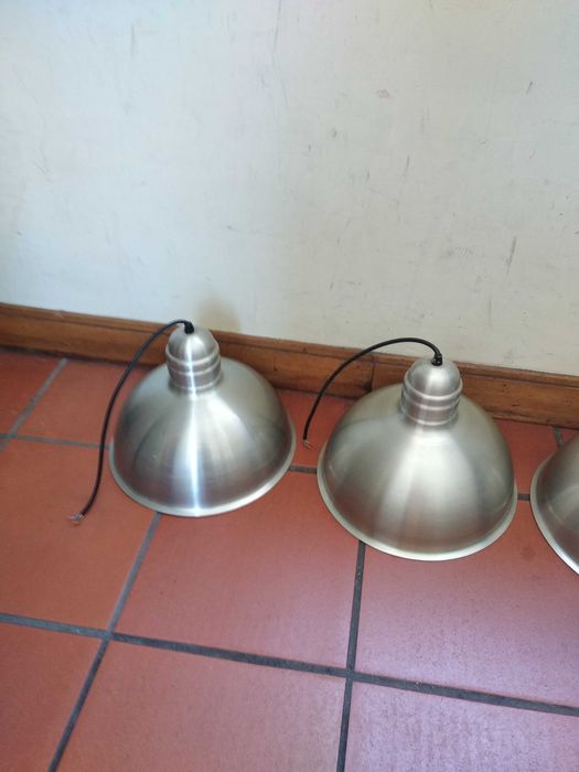 Três Candeeiros em muito bom estado