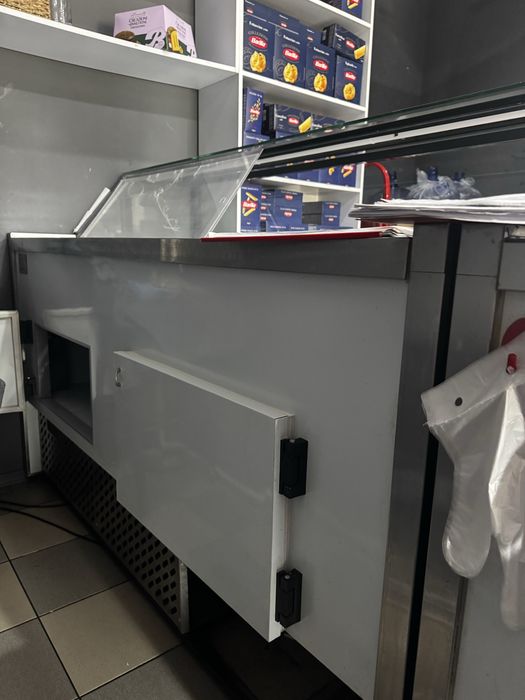Холодильна вітрина IceThermo «Пальміра Куб М 1.8»