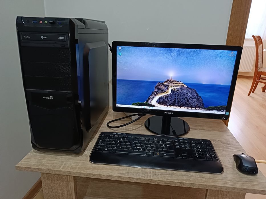 Komputer stacjonarny ( kompletny) monitor Windows 10,  1000GB