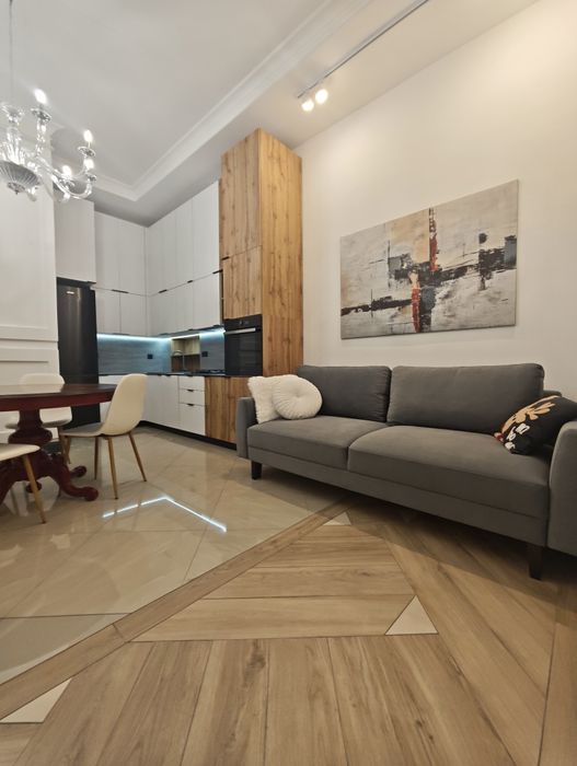 Продаж унікальної квартири в центрі Львова по вул Донцова