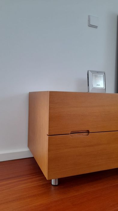 Mesinha de cabeceira em carvalho