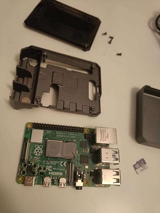 Raspberry pi 4b 8gb RAM 32gb SD- Obudowa Neo Aluminiowa