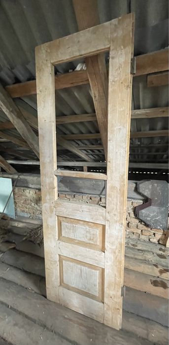 Двері деревʼяні