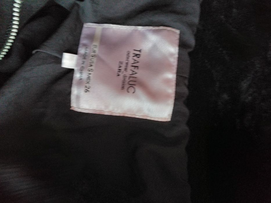 Casaco em pelo preto Zara