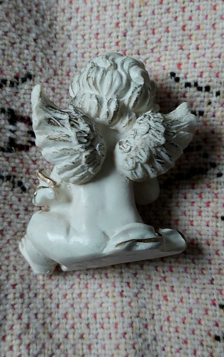 Вінтажна фігурка янголятка (путто) з resin | Колір слонова кістка