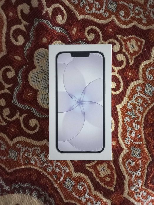 iPhone 17e com capa incluída