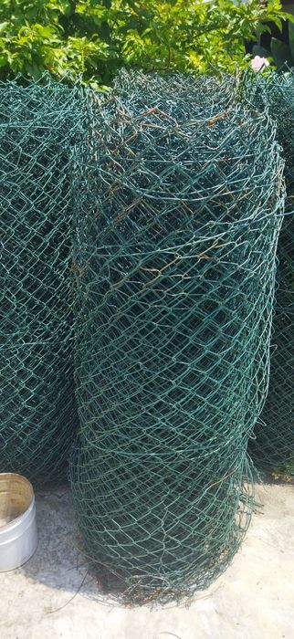 rede de vedação 1,50cm de altura por mais ou menos 6m de comprimento